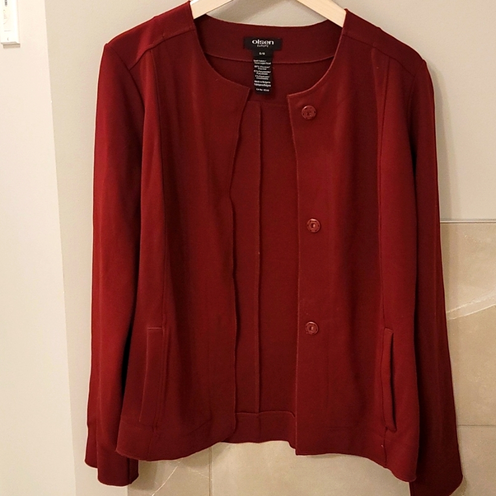 Olsen Jacket Size 6 burgundy